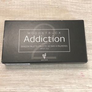 Younique eyeshadow palette 2